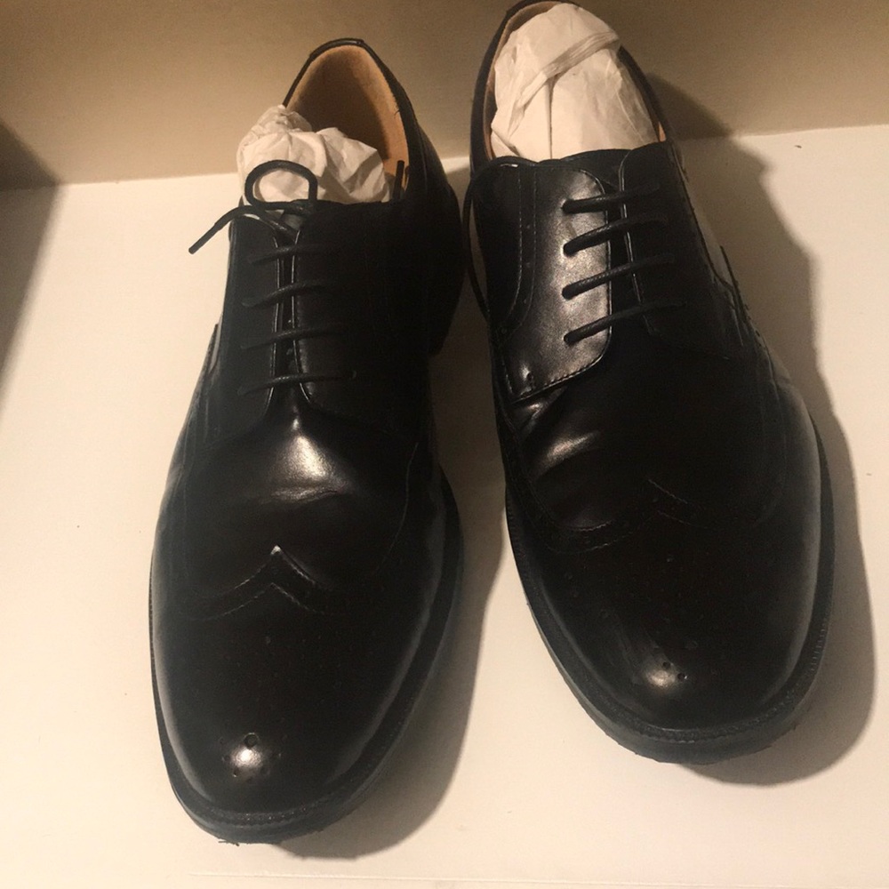 Men’s Leather Wingtip Dress Shoes